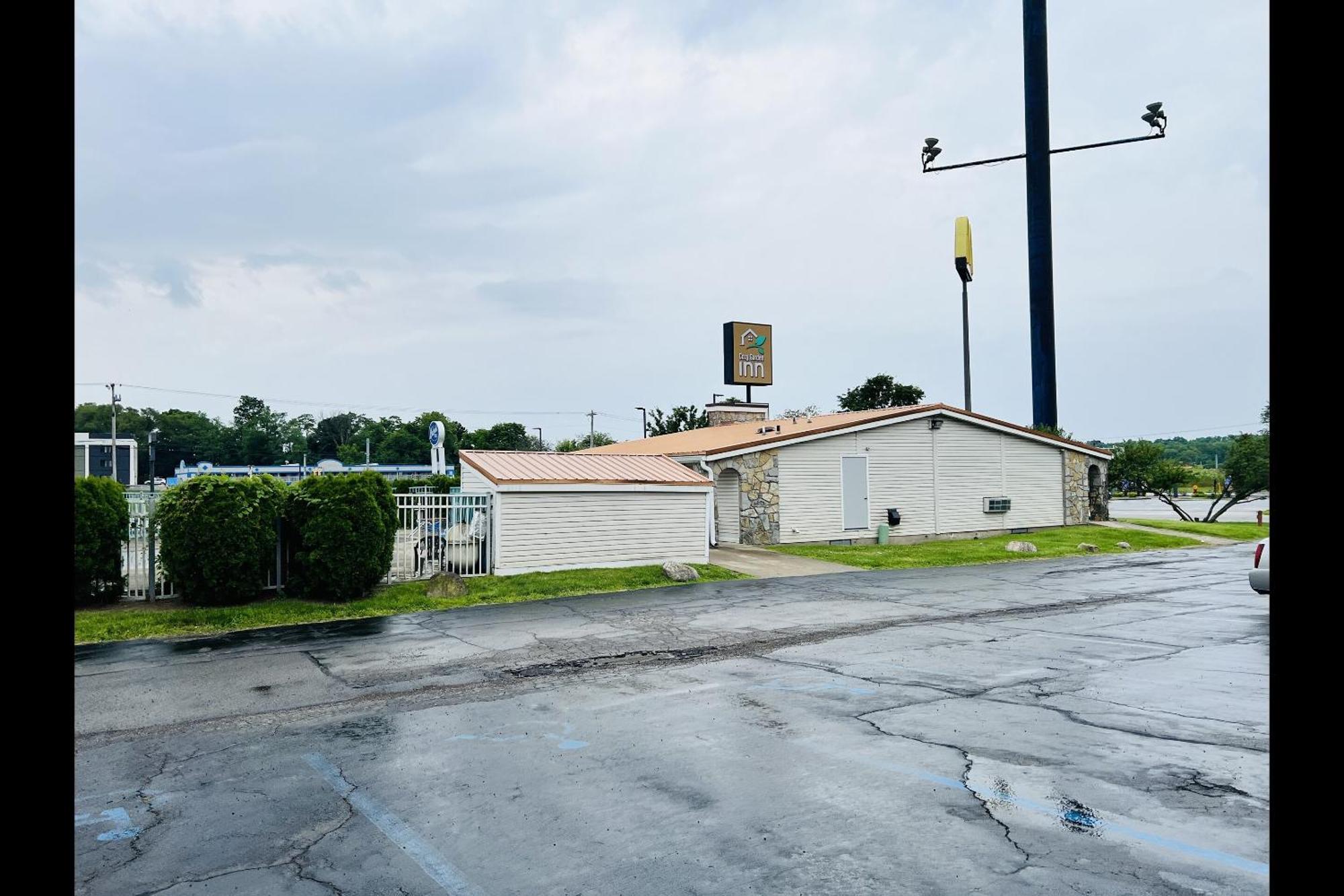 Cozy Garden Inn By Oyo Hwy 40 Richmond Exterior photo