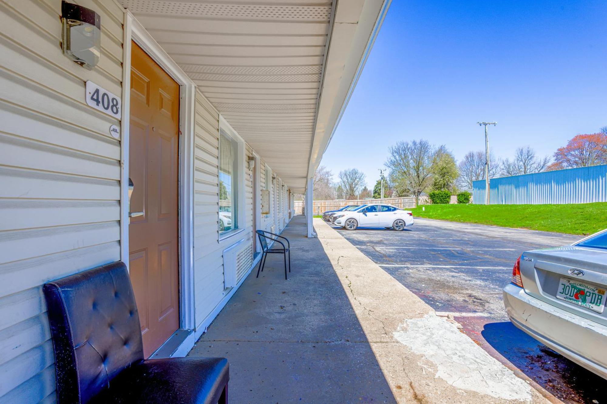 Cozy Garden Inn By Oyo Hwy 40 Richmond Exterior photo